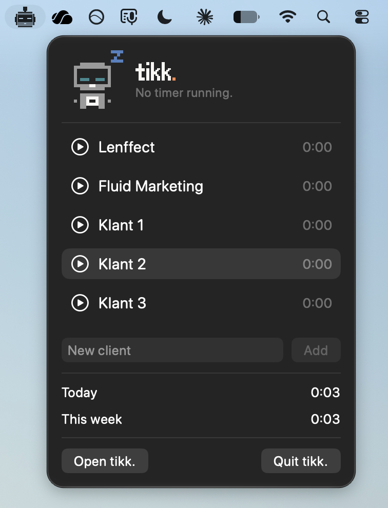De menubalk-app tikk. met een lijst klanten, elk met een startknop, en de uren van vandaag en deze week